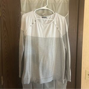 3/$10 Pink Clover Women's Gray and White Long Sleeve Top